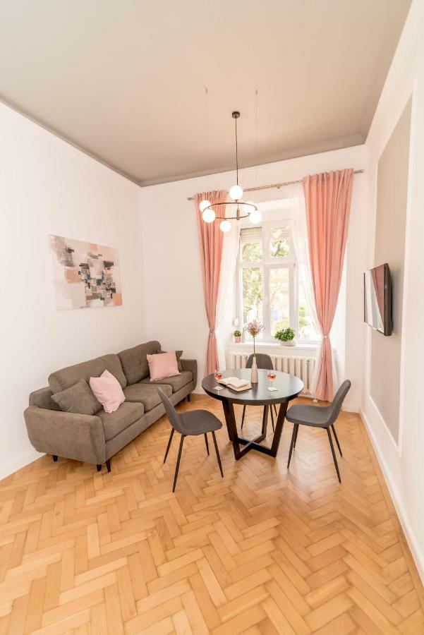 Central Premium Suites Тимишоара Экстерьер фото