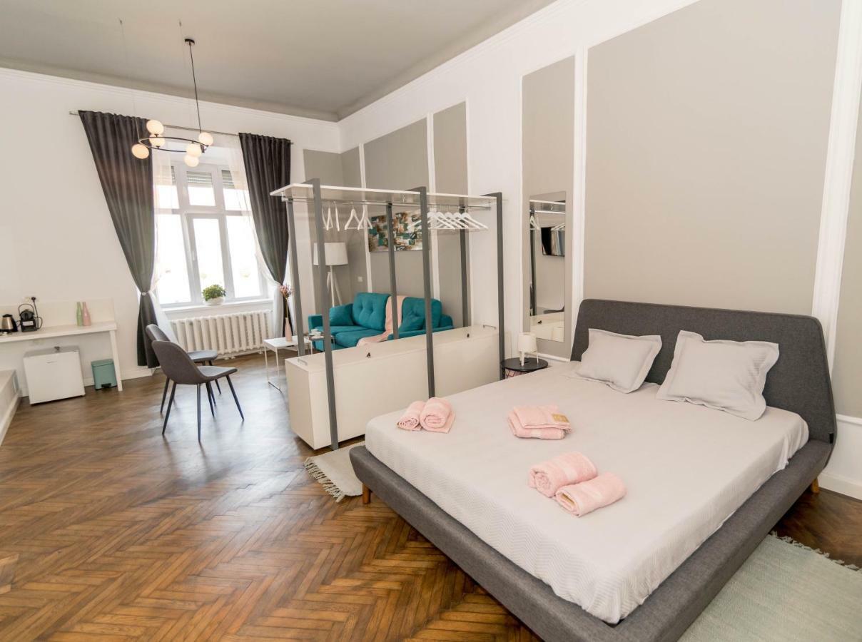 Central Premium Suites Тимишоара Экстерьер фото